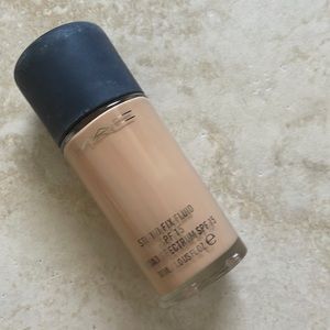 Mac Studio fix fluid in shade NW 20